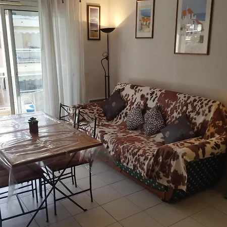 Charming 15 Mins Away From The Palais Des Festivals דירה
