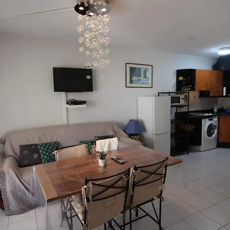 Charming 15 Mins Away From The Palais Des Festivals Appartement
